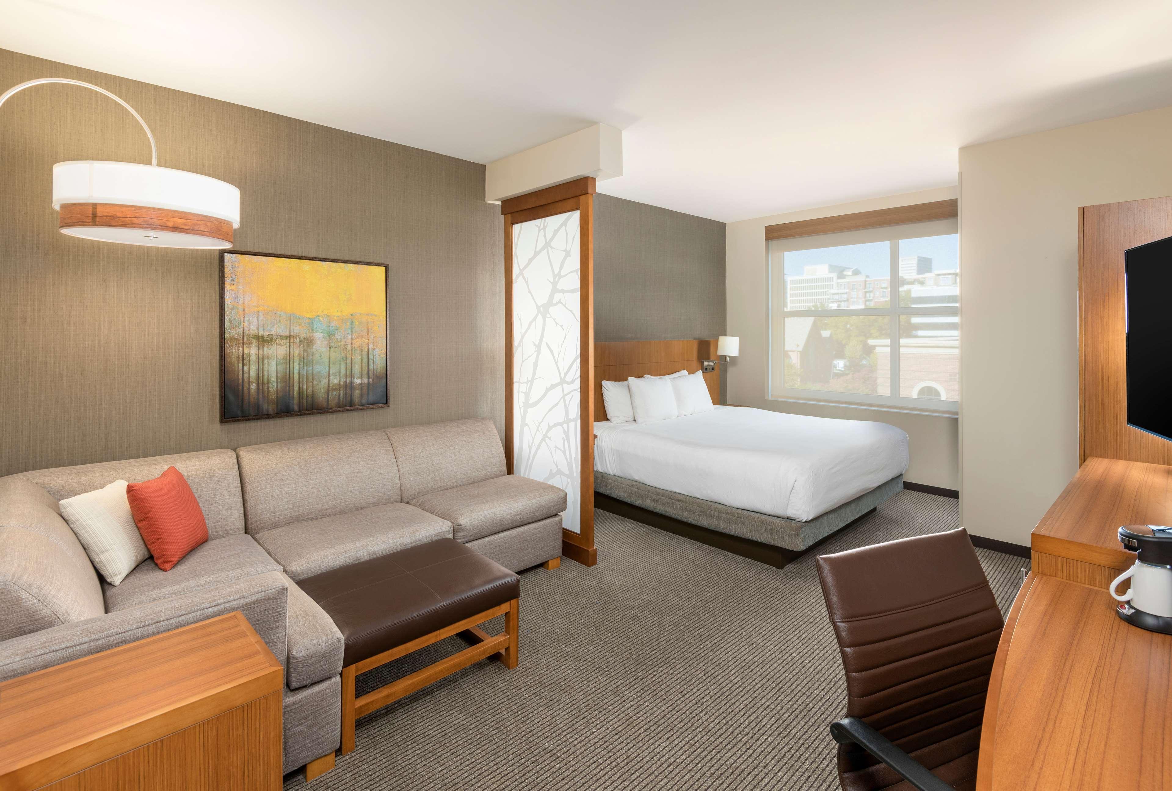 Hyatt Place Greenville Downtown Exterior foto